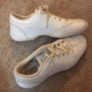 Nike cheer shoes